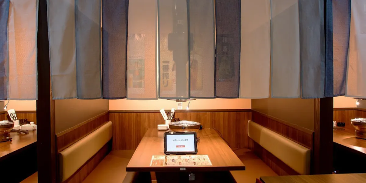 課題の人材不足をテーブルオーダーで解消。少人数での店舗運営を実現。